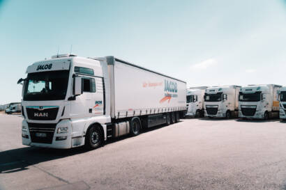 Schiebeplanenauflieger-jacob-transport-wuerzburg
